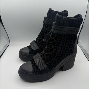 Converse Chuck Taylor All Star GR 82 XX-Hi Heel Boot Womens Size 9.5 Grunge